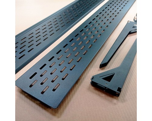 Полки металлические навесные в гостиную